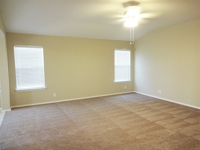631 Tom Kemp Dr New Braunfels, TX 78130 photo 5