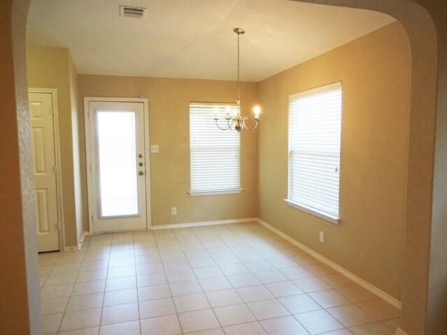 631 Tom Kemp Dr New Braunfels, TX 78130 photo 4