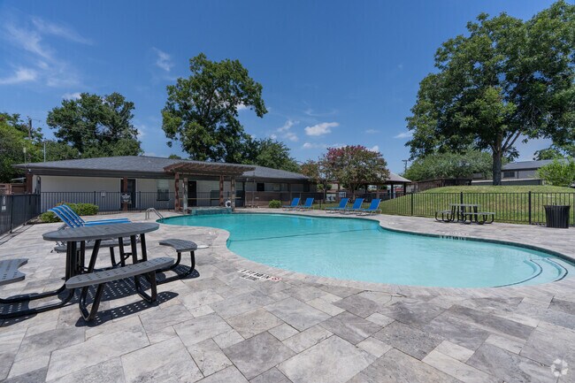 Campbell Grove Apartments photo 4