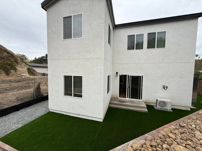 5418-5420 Baja Dr San Diego, CA 92115 photo 2