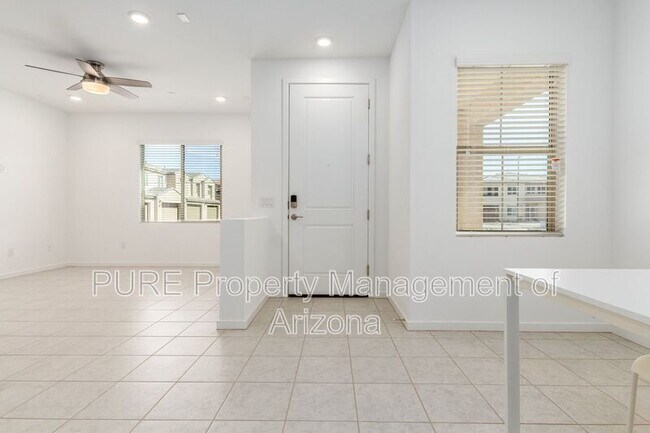 4548 S Renaissance Dr Gilbert, AZ 85297 photo 2