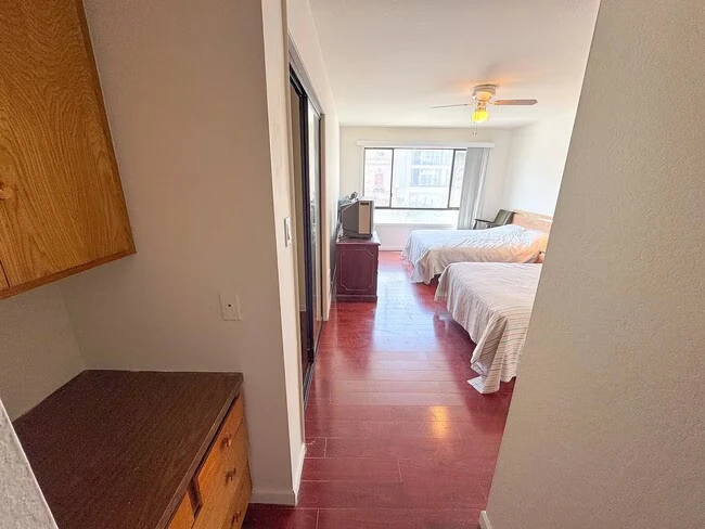 639 Broadway San Francisco, CA 94133 photo 4
