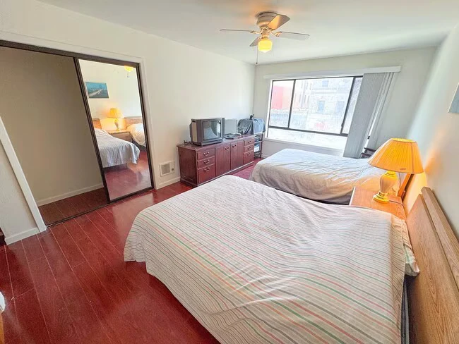 639 Broadway San Francisco, CA 94133 photo 2