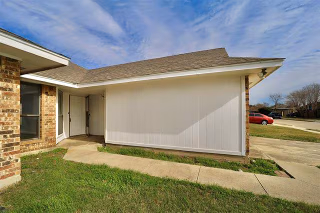 1014 Willowbrook Trail, Carrollton, TX 75006 photo 3
