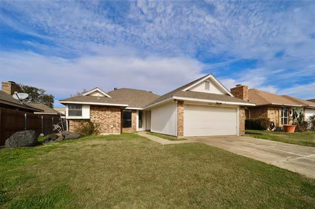 1014 Willowbrook Trail, Carrollton, TX 75006 photo 2
