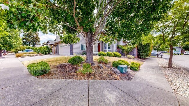 2030 Seville St Santa Rosa, CA 95403 photo 2