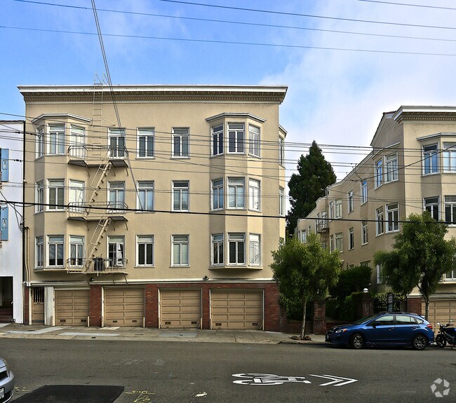 1538 Green St photo 2
