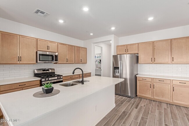 21283 W Edgemont Ave Buckeye, AZ 85396 photo 2