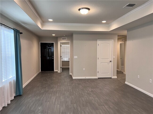 536 Rockport St Georgetown, TX 78633 photo 4