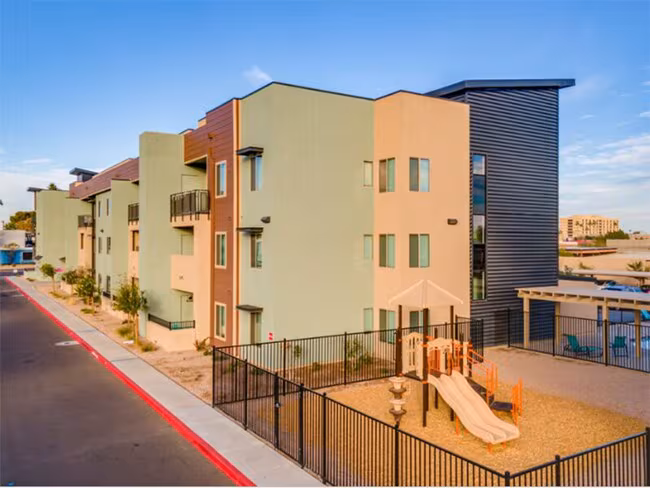 Club 715 Apartments photo 2