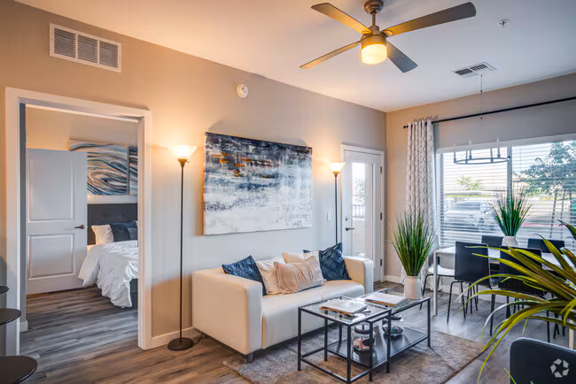 Club 715 Apartments photo 3