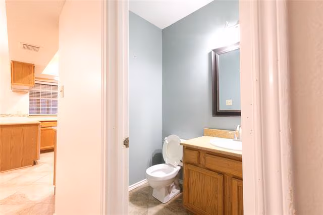 4348 Kenwood Dr Grapevine, TX 76051 photo 2