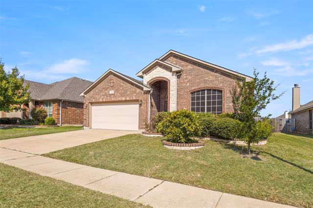 7709 Black Willow Ln Arlington, TX 76002 photo 2