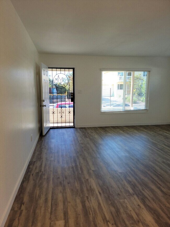 6091 Horton Dr La Mesa, CA 91942 photo 3