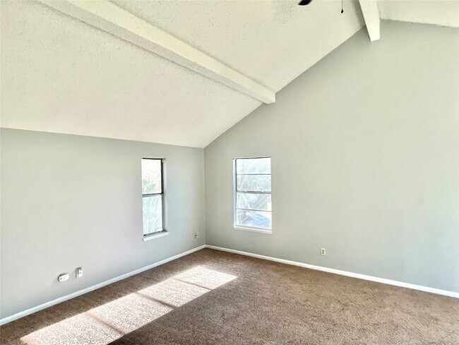 3320 Blumie St Austin, TX 78745 photo 4