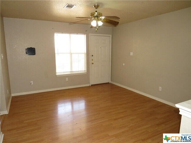 1602 Dugger Cir Killeen, TX 76543 photo 4