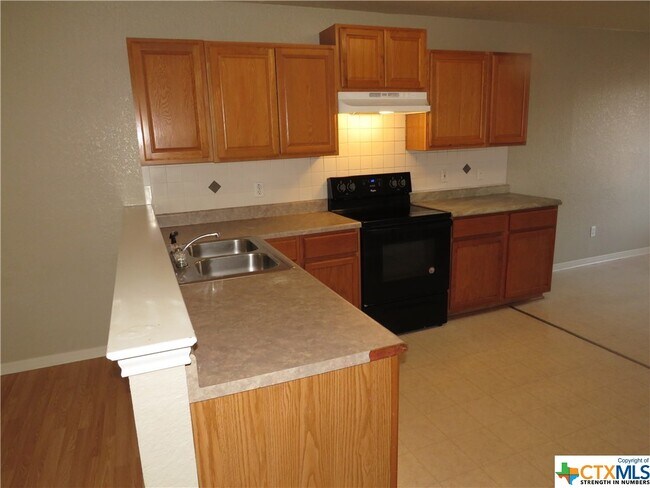 1602 Dugger Cir Killeen, TX 76543 photo 5