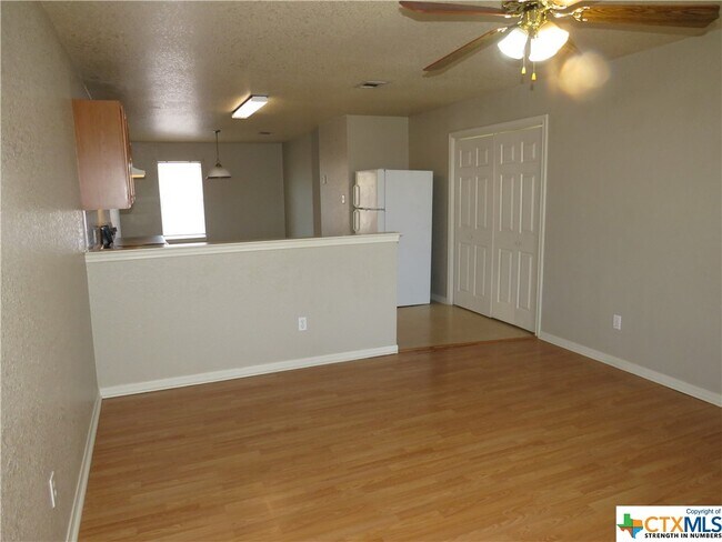 1602 Dugger Cir Killeen, TX 76543 photo 3