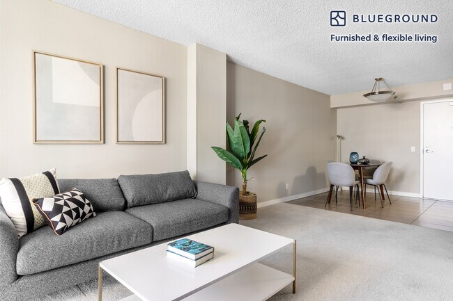 20350 Stevens Creek Blvd Cupertino, CA 95014 photo 2