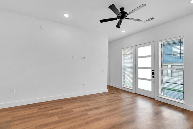 1636 Spaniel Ave Garland, TX 75040 photo 5