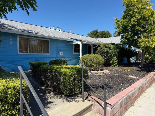 261 Gregory Ln Pleasant Hill, CA 94523 photo 2
