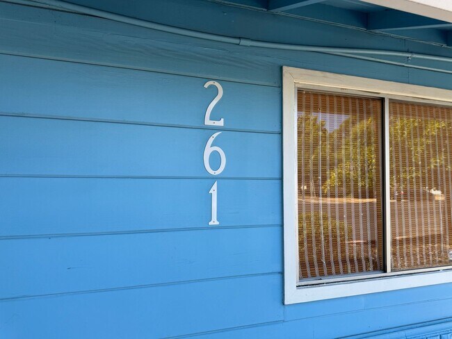 261 Gregory Ln Pleasant Hill, CA 94523 photo 4