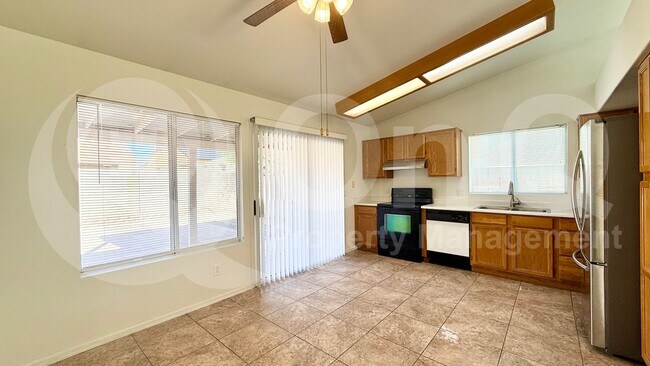 8622 W Roanoke Ave Phoenix, AZ 85037 photo 4