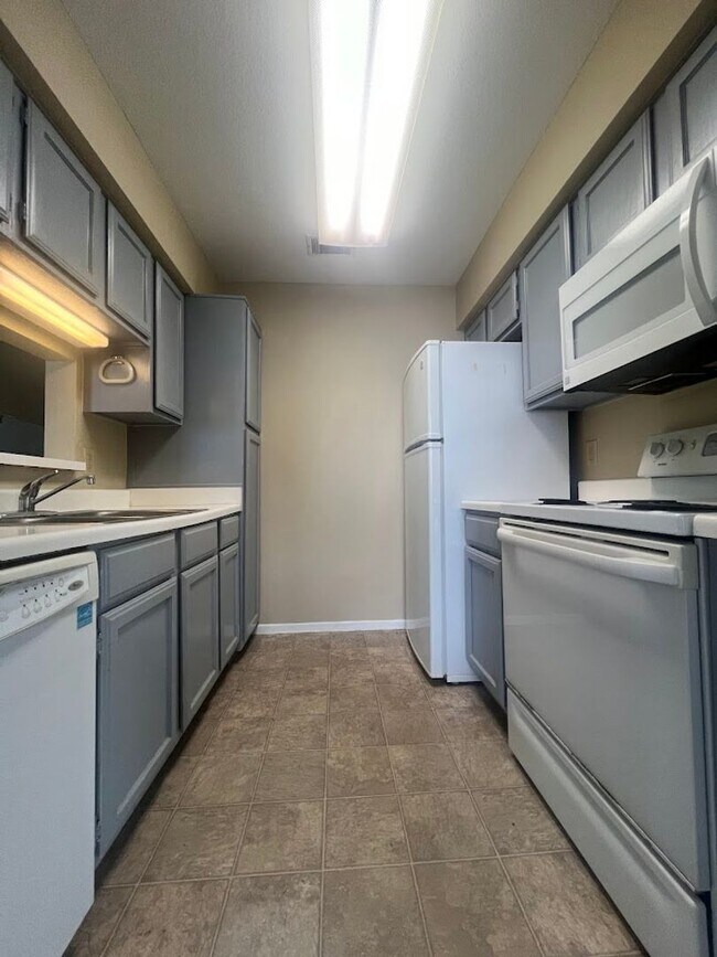 WEST CAMPUS - 2 BEDROOM - 2 BATHROOM - AUGUST 2026 MOVE IN photo 4