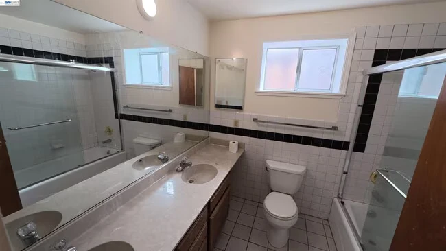 1418 15th Ave Oakland, CA 94606 photo 4