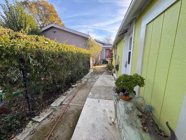 210 Lone Oak Ave Napa, CA 94558 photo 2