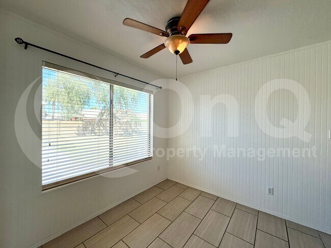8812 N 67th Dr Peoria, AZ 85345 photo 5
