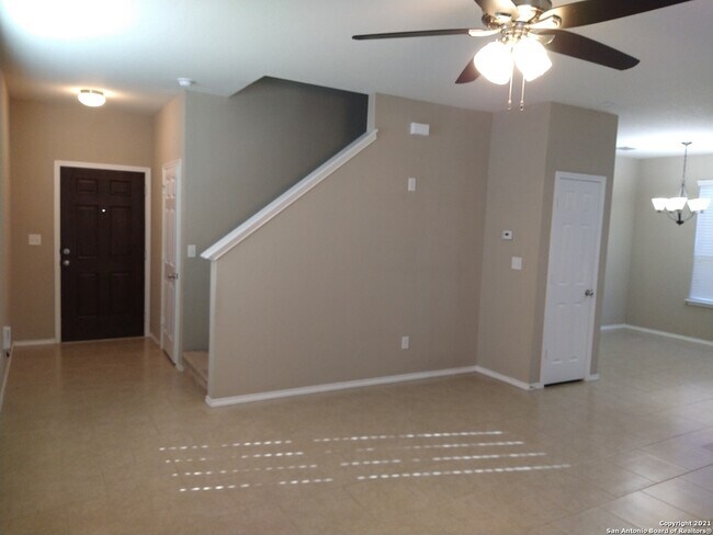 10130 Castello Cyn San Antonio, TX 78254 photo 3