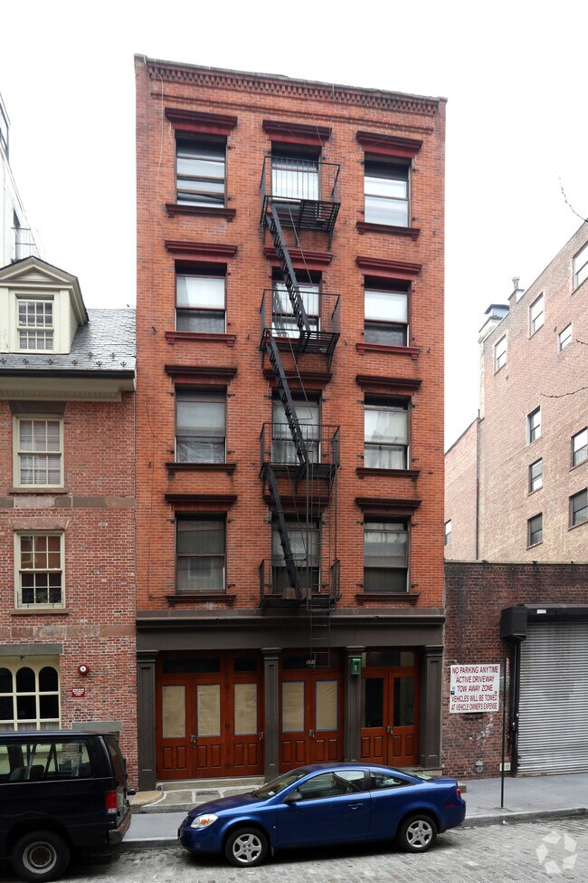 271 Water St New York, NY 10038 photo 5