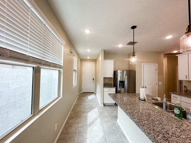 40523 W Shaver Dr Maricopa, AZ 85138 photo 5