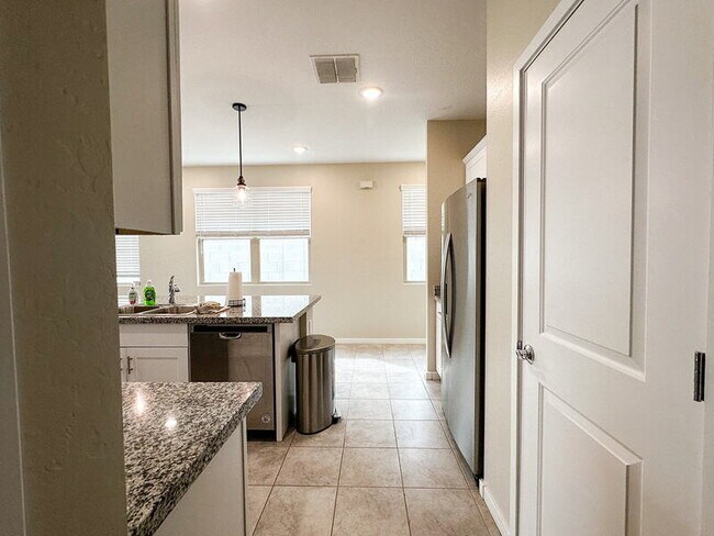 40523 W Shaver Dr Maricopa, AZ 85138 photo 2