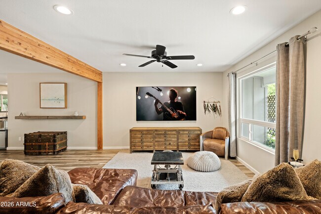 8543 E Mitchell Dr Scottsdale, AZ 85251 photo 4