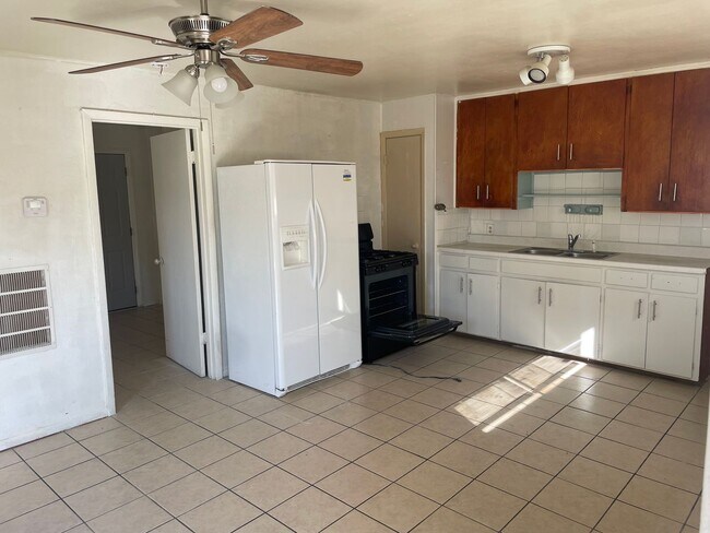 103 W Dove Ln Harker Heights, TX 76548 photo 2
