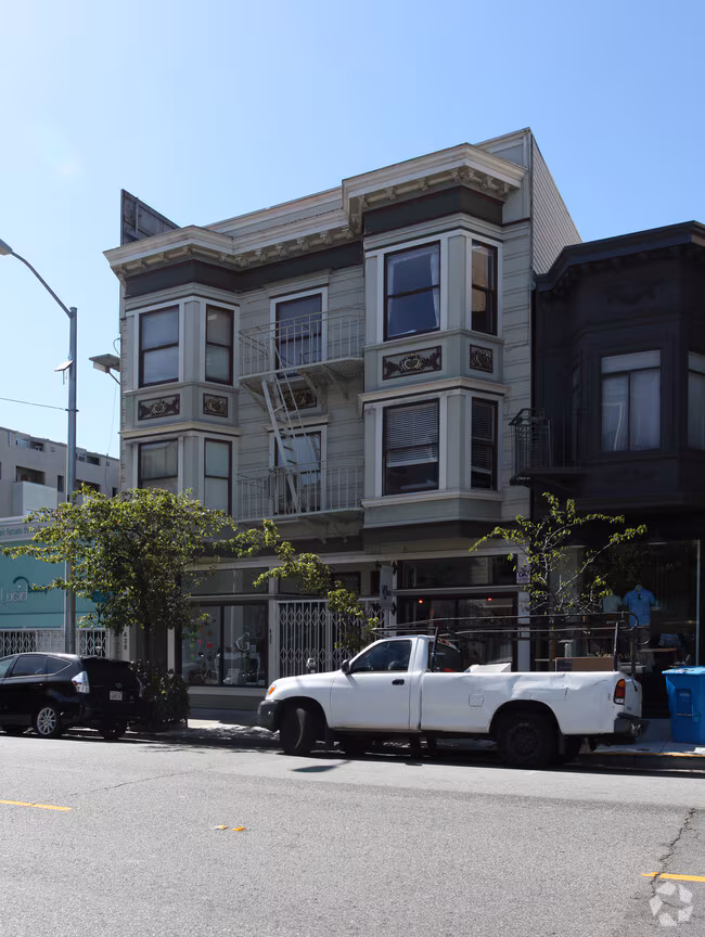 435 Hayes Street Apartments* photo 3
