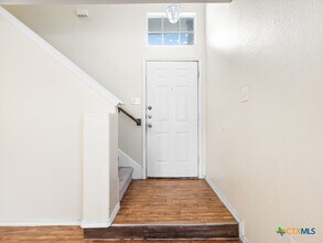 825 Sagewood Trail San Marcos, TX 78666 photo 4