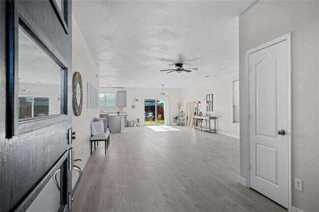 1110 Greywood Dr Van Alstyne, TX 75495 photo 4