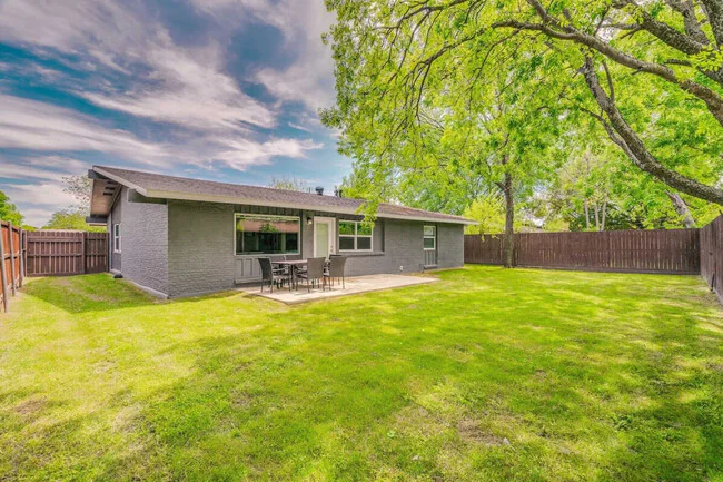 12005 Cromwell Dr Dallas, TX 75234 photo 3