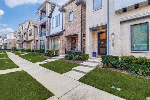 8209 Laflin Ln Dallas, TX 75231 photo 2