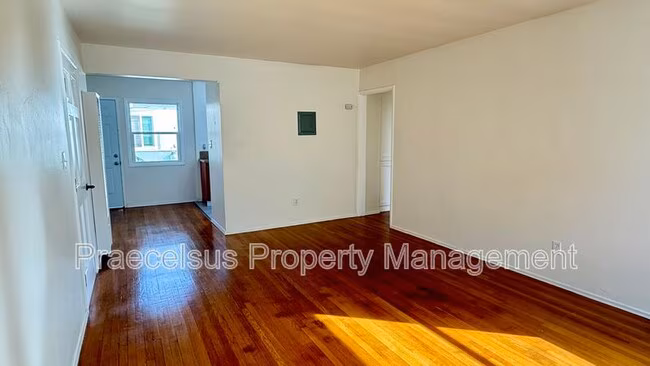 317 E 5th St National City, CA 91950 photo 4