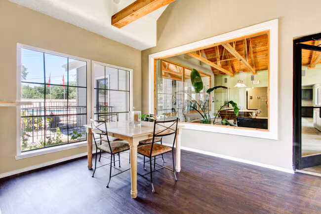 Spicewood Springs Apartment Homes photo 3