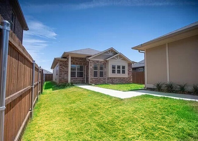 1017 Crockett St Aubrey, TX 76227 photo 5
