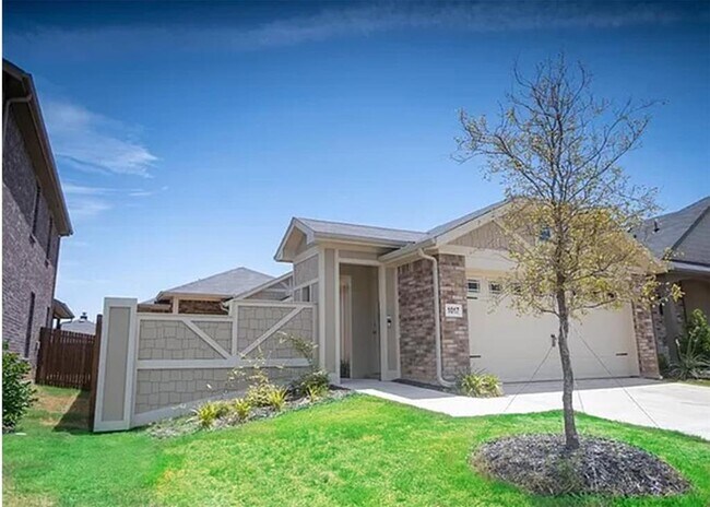 1017 Crockett St Aubrey, TX 76227 photo 2