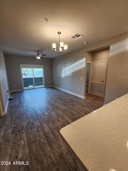 5550 E Deer Valley Dr Phoenix, AZ 85054 photo 2