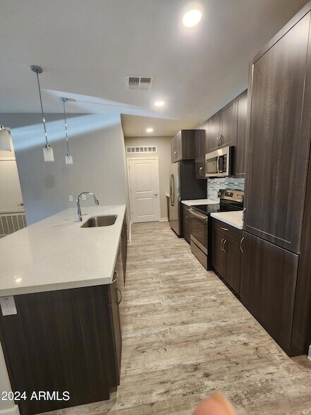 5550 E Deer Valley Dr Phoenix, AZ 85054 photo 3