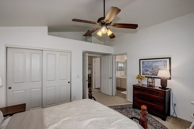 1136 E Hiddenview Dr Phoenix, AZ 85048 photo 4