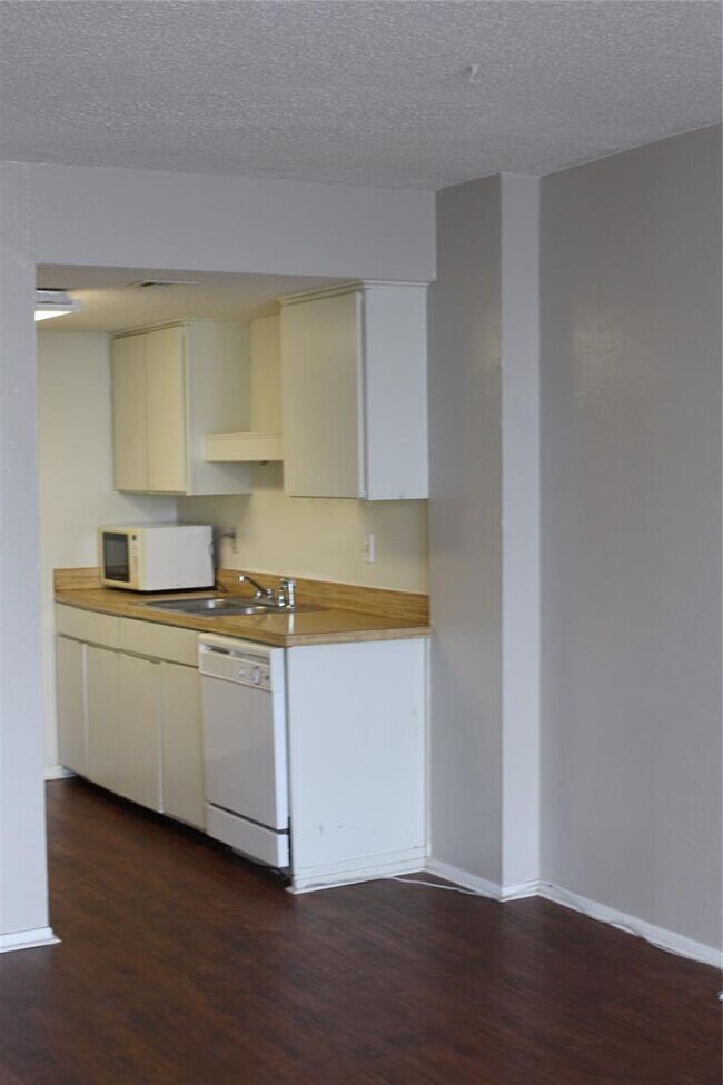 1800 Lavaca St Austin, TX 78701 photo 2
